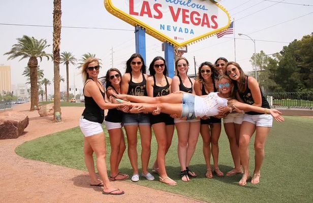 Las Vegas Photo Tour by Luxurious Vehicle