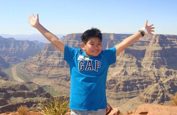 Grand Canyon West Rim by Coach with Helicopter Tour and Meals