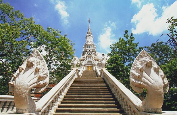 Oudong Temples & Phnom Prasith Private Tour from Phnom Penh