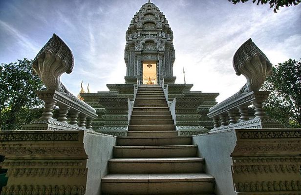 Phnom Penh City Tour, Silver Pagoda, Genocide Museum, Killing Fields