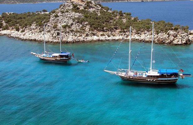 Private Daily Boat Tour !