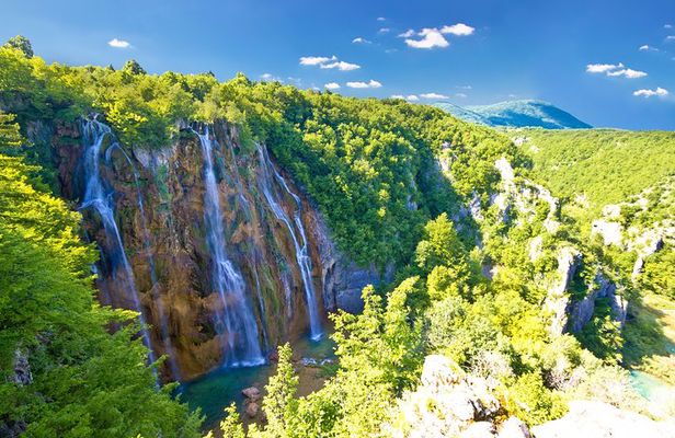 Private transfer from Zagreb to Zadar with Plitvice Lakes private tour