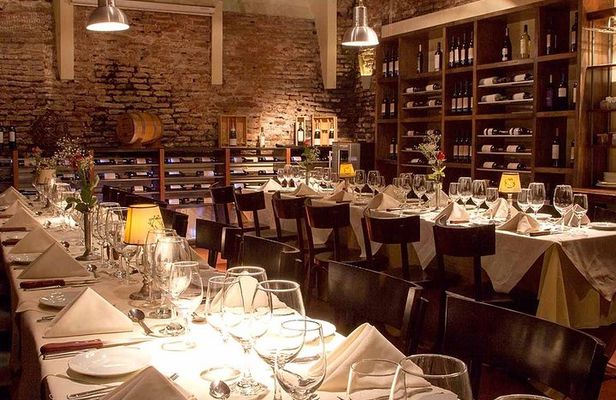 Wine Tasting and Tapas with Expert Sommelier in Buenos Aires