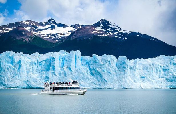 Perito Moreno Glacier Private Tour with Boat Ride