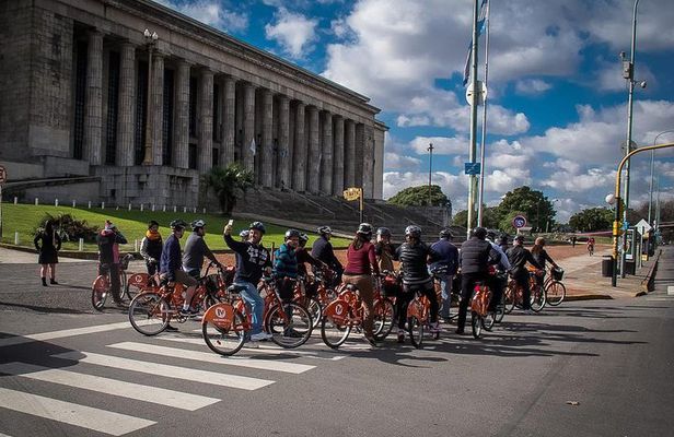 Buenos Aires Bike Tour: North Districts, Recoleta and Palermo
