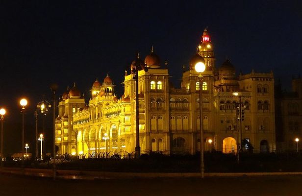 Bangalore - Full day private excursion tour to Mysore with lunch