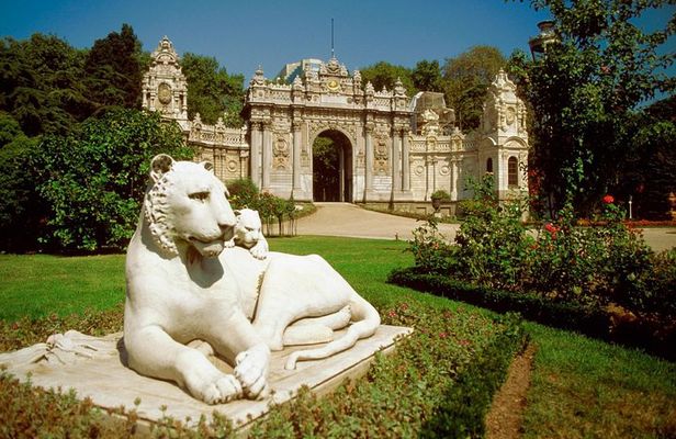 Dolmabahce Palace & Uskudar(Asian Side) Afternoon Tour