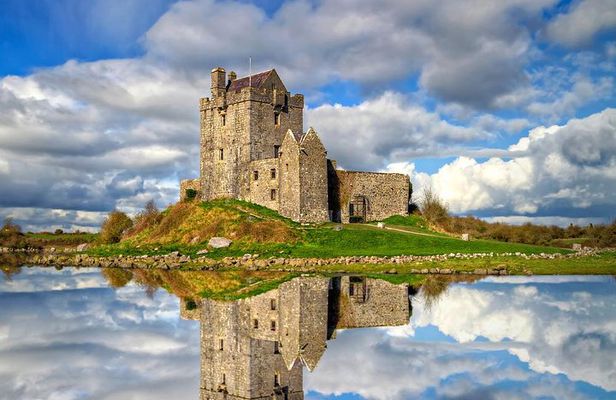 Cliffs of Moher & the Burren Tour from Galway