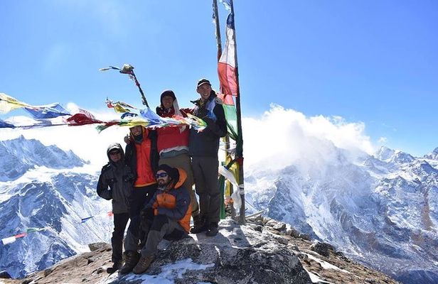 Langtang Kanjin Gumba Trek