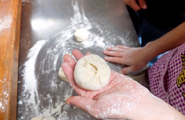 Half-Day Chinese Bun Cooking Class with Local Spice Market Visit