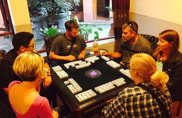 Half-day Private Mahjong course in Local Tea House
