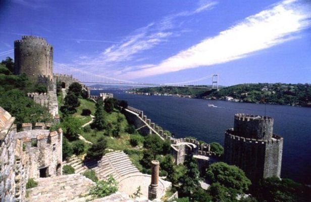 Istanbul Boat Cruise and Dolmabahce Palace & Two Continents