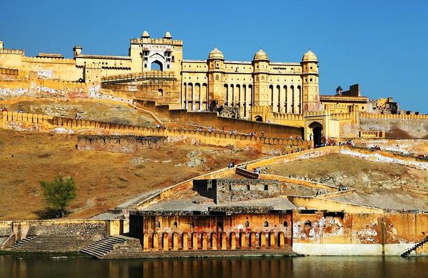 6-Day Private Golden Triangle Tour: Delhi, Agra, Jaipur & Mandawa