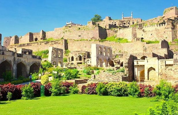Private Half-Day Tour: Golconda Fort and Qutb Shahi Tombs from Hyderabad