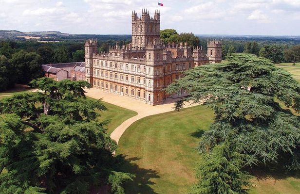 Downton Abbey and Village Small Group Tour from London
