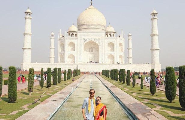 From Delhi: Taj Mahal & Agra Private Day Trip with Transfers