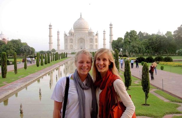 Agra: Taj Mahal and Agra Fort Private Guided Half-Day Trip
