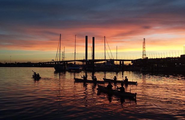 Melbourne Sunset Kayaking Experience with Dinner