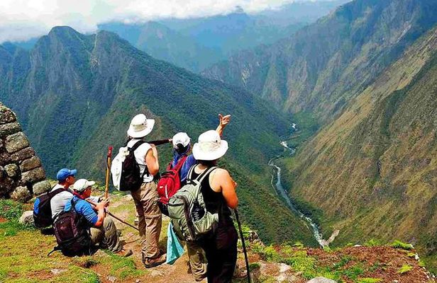 Inca Trail Adventure: 2-Day Hike to Machu Picchu