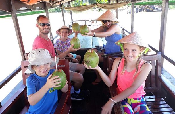 Cu Chi Tunnels and Mekong Delta 1 Day Private Tour