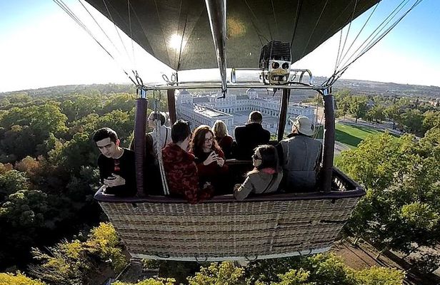 Hot-Air Balloon Ride over Aranjuez with Optional Transport from Madrid