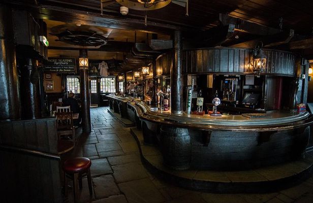 Private Walking Tour: Historic and Hidden Pubs of London