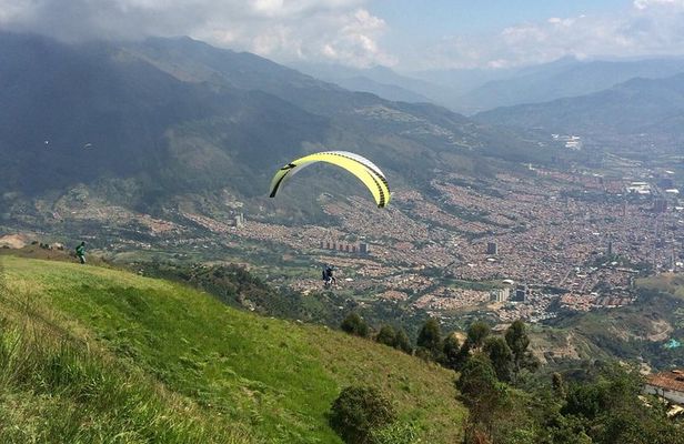 Andes Paragliding Tour from Medellin