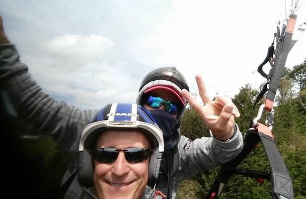 Medellin City Tour Including Paragliding and Food Tasting
