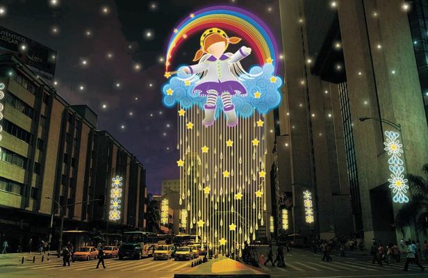 Combo Tour: Christmas Lights and Medellin City Tour Including Traditional Food
