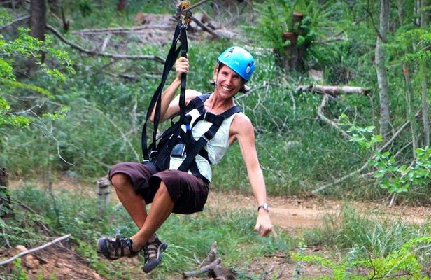 1-Hour 3 Zipline Tour at Coral Crater