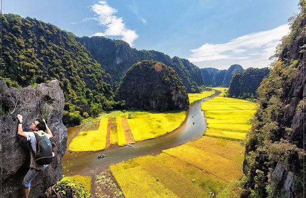 Hang Mua - Hoa Lu - Tam Coc Small Group Tour 8 People a Group