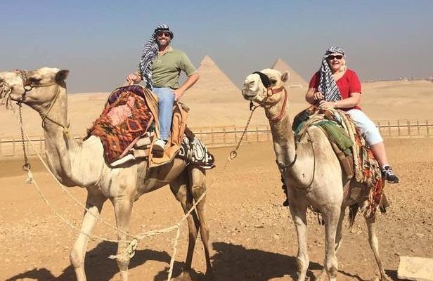 8-hours private tour Giza pyramids ,sphinx and Egyptian museum