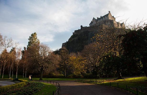 Edinburgh City Centre Private and Personal Half Day Driving Tour