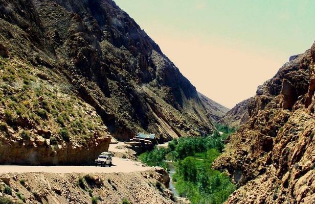 High Atlas Mountains and Berber Village Day Tour including Lunch from Marrakech