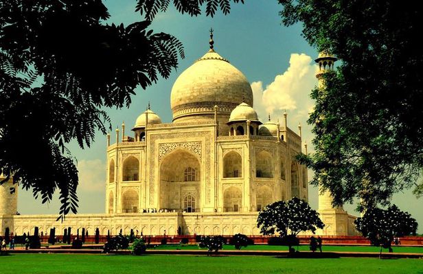 Taj Mahal Tour India By Train With Lunch And Entrance Tickets