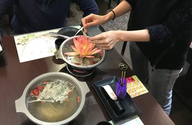 3-hour Vegetarian Private Walking Tour - Songshan distric & taste lotus hot pot