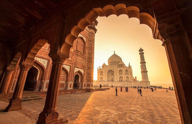 Private Trip Same Day Taj Mahal Tour From Bangalore