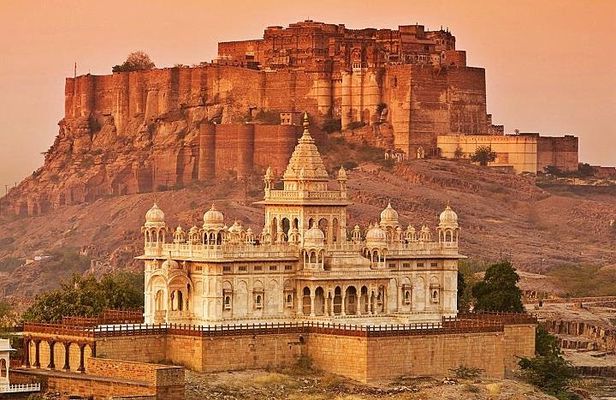 5 Days Private Heritage Triangle Tour Jaipur, Jodhpur, Udaipur.