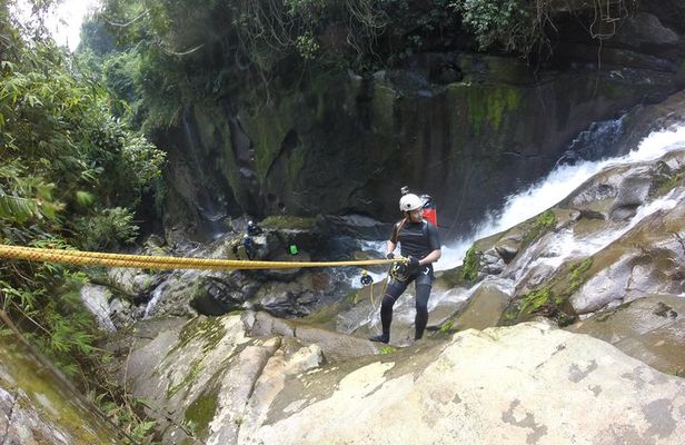 Canyoning at Usina River 