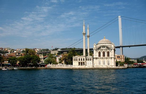 Guided Bosphorus & Black Sea Cruise with Stopover Asia and Lunch