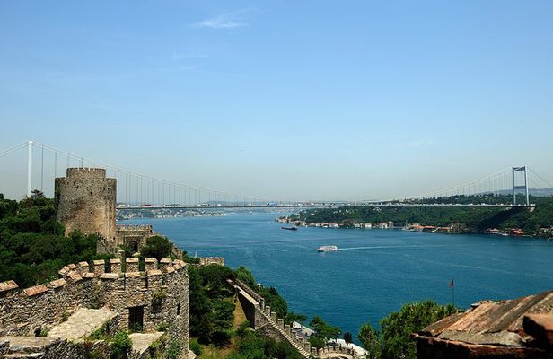 Luxury Yacht Bosphorus Cruise with Stop in Asia - Guide Included