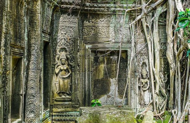 Angkor Sunrise & Hidden Temples 