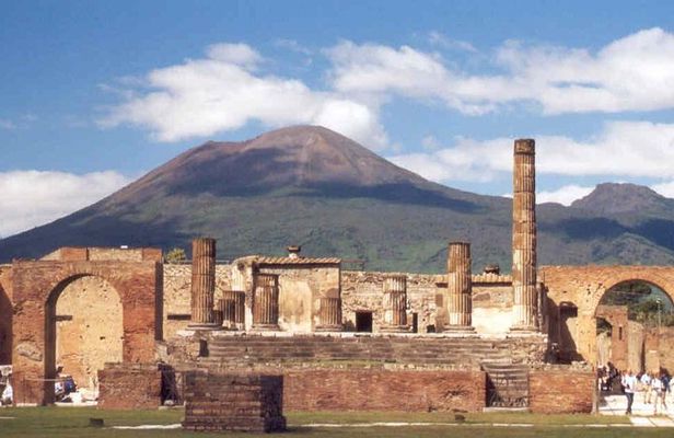 Pompeii Visit at its Most Peaceful Moment