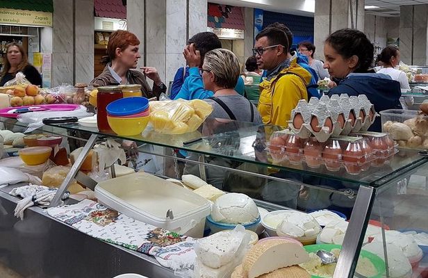 Zagreb Walking Food Tour - Sightseeing - Dolac market visit