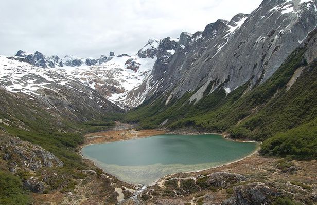 15" flight ushuaia and Emerald lagoon " Helicopter Overflight