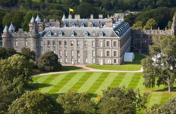 Royal Edinburgh Ticket - Hop-On Hop-Off and Attraction Admissions