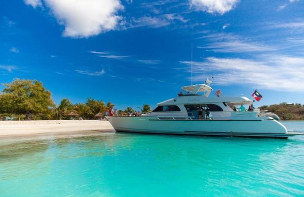 The Excellence Power Catamarán