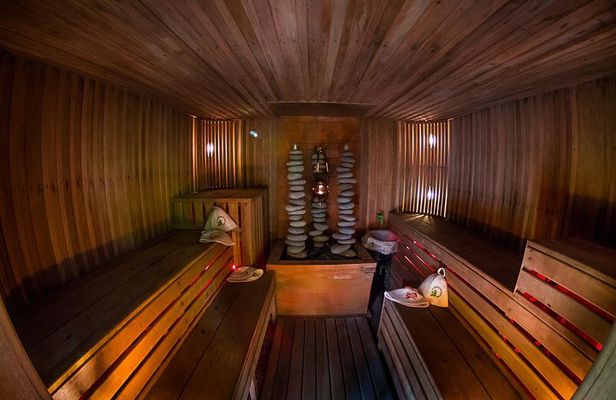 The Russian Bathhouse (banja)