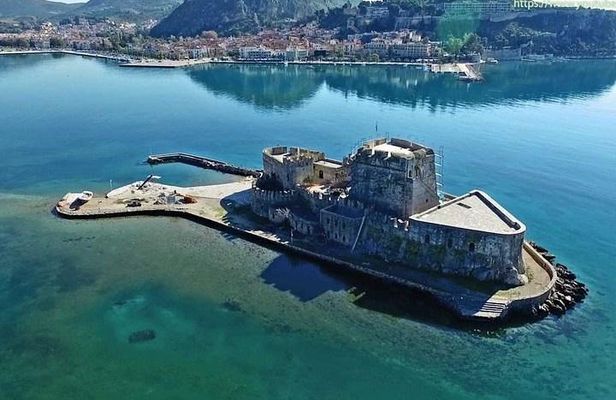 Indulge to the beauty of Greece with the 4 days Classical Greece private tour