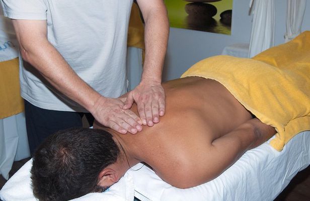 Akrotiri: Singles' Aromatherapy Massages